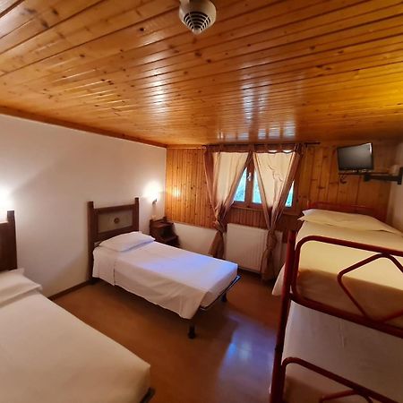 Hostel Il Pirata Cavareno Exteriör bild