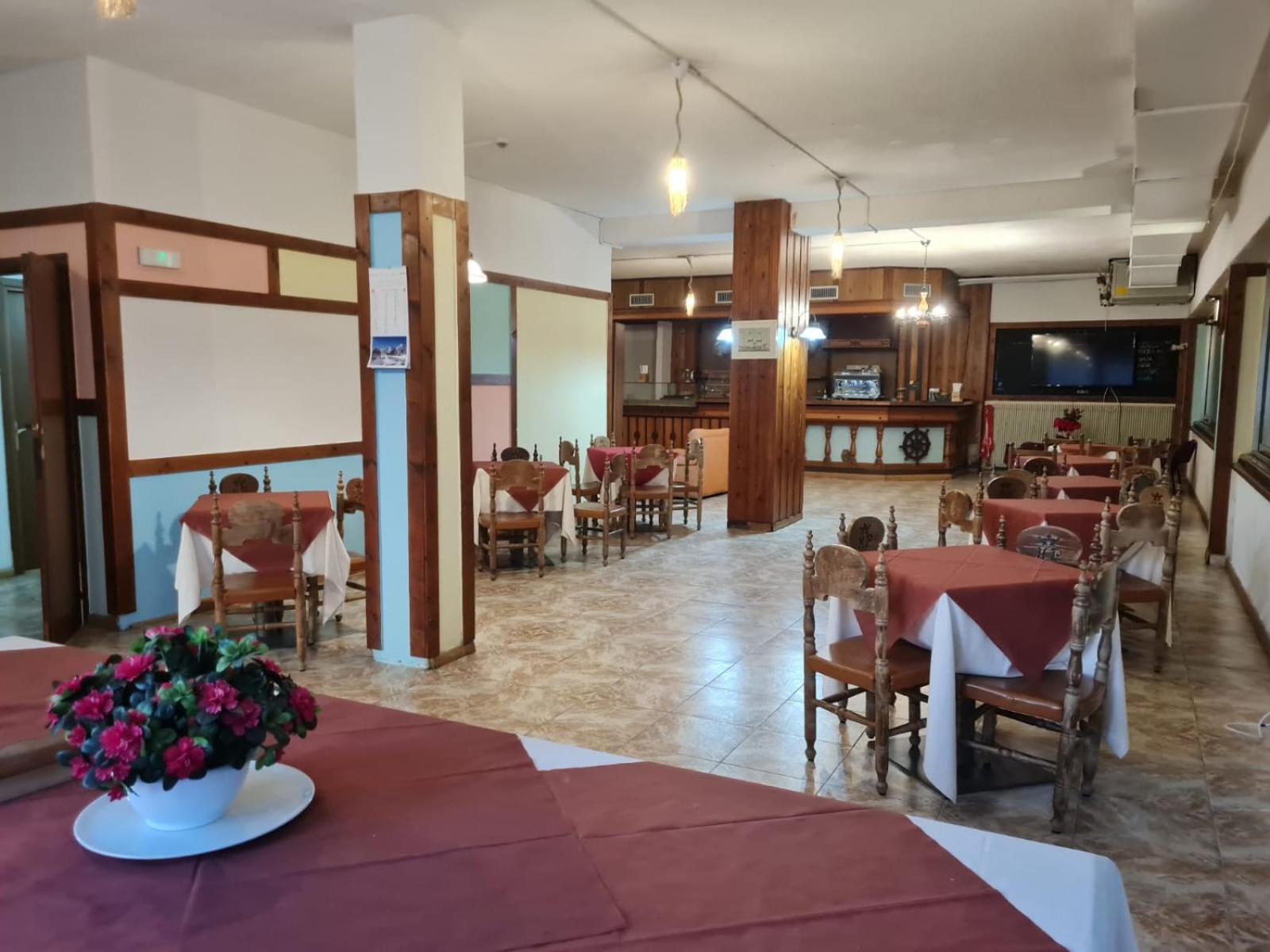Hostel Il Pirata Cavareno Exteriör bild